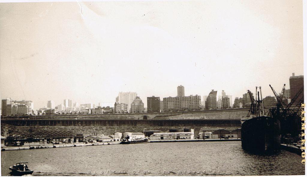 ORAN VUE DU  PORT.JPG